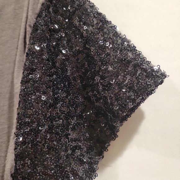 Victoria's Secret Pink T-shirt Sequin Sleeves Gray Black Womens Size XS - Picture 4 of 4